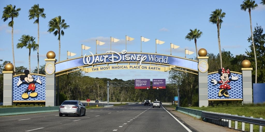 Illinois Extols Business Opportunities to Disney Amidst Conflict with DeSantis
